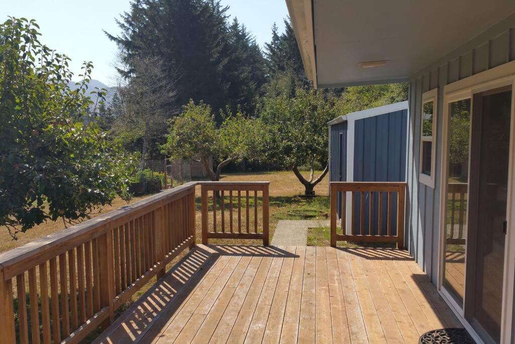 Coastal Charm: Sw Oregon Home On 2+ Quiet Acres Carpenterville Dış mekan fotoğraf