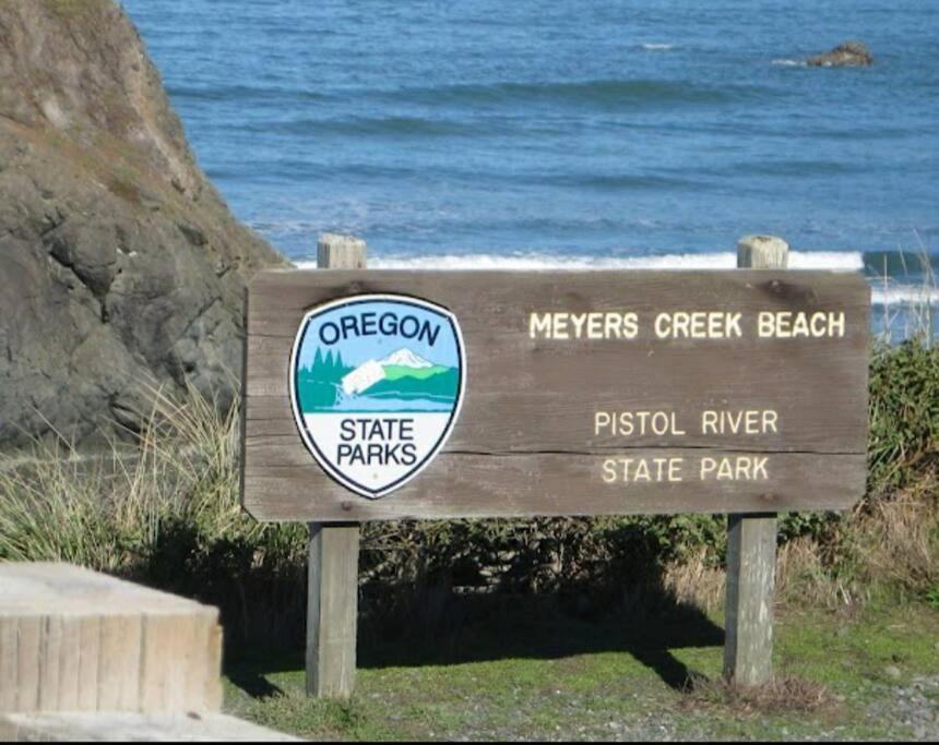 Coastal Charm: Sw Oregon Home On 2+ Quiet Acres Carpenterville Dış mekan fotoğraf